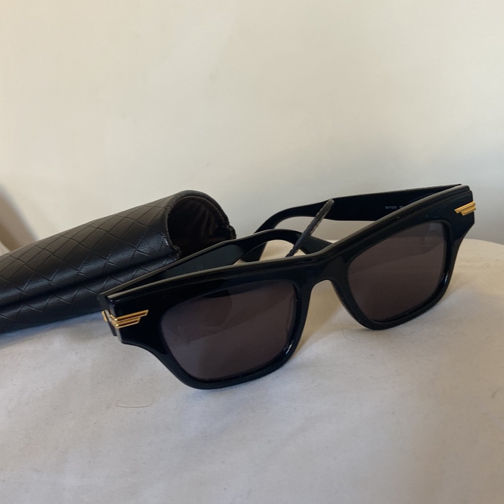 BOTTEGA VENETA SUNGLASSES